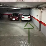 Lunaroom Center & Quiet Guesthouse