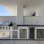 092 - Modern, Spacious El Higueron Apartment With Private Garden & Bbq