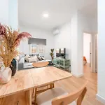 Cosy Apartment With Patio In Malaga - Tcm