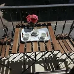 Ml1A-Enjoy Breakfast Facing Malaga\'S Cathedral