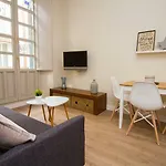 Alamos Apartment - Urban Escapade