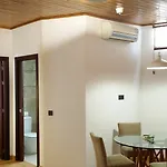 Carreteria Premium By Caleta Homes