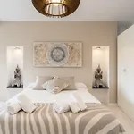 Stunning Spacious City Apartment With Free Parking