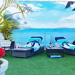 Blue Flat Center With Terrace