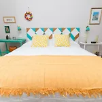 Adorable Apartment Ollerias