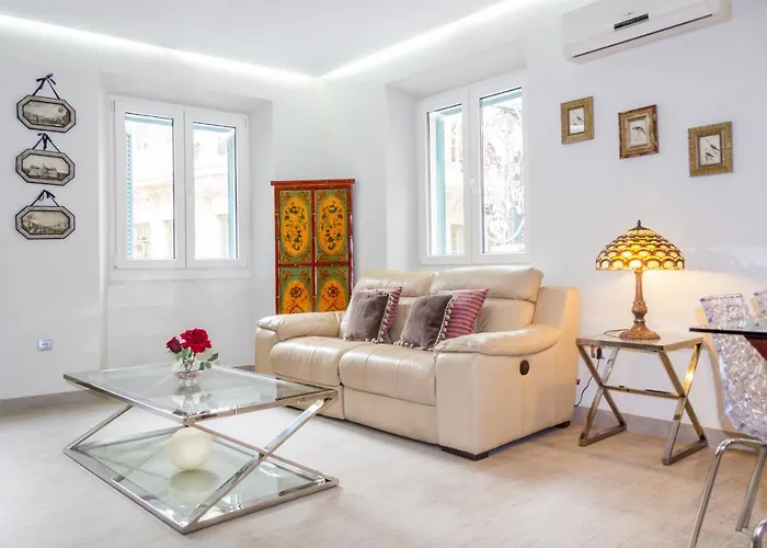 Felix Saenz Roomalaga By Bossh Apartments