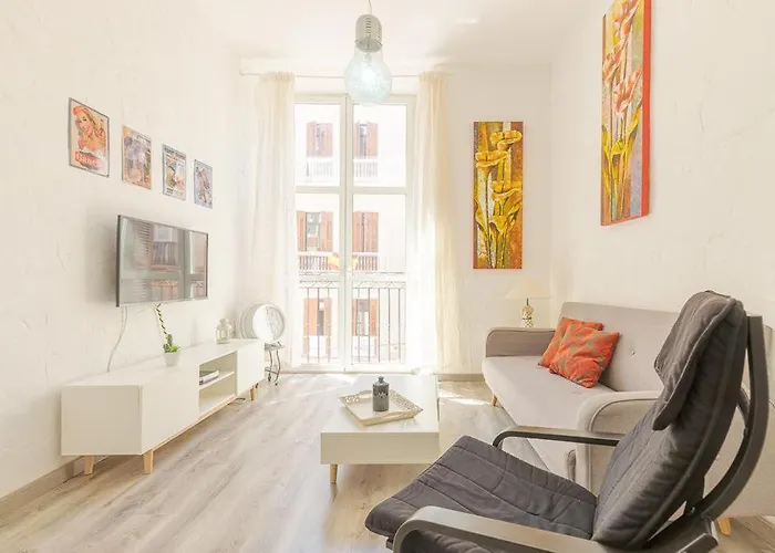 Beautiful Flat With Balcony And Wifi In Malaga Center
