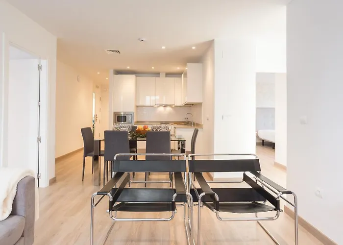 Urbe10 Premium Atarazanas 4 Bedrooms Apartment