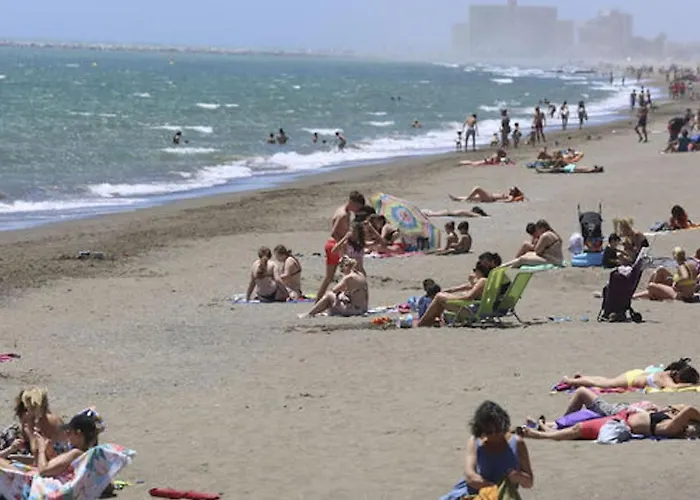 Holidays2Malaga Reyna Manescau Apartments- Zona Huelin & 450 Mts De La Playa