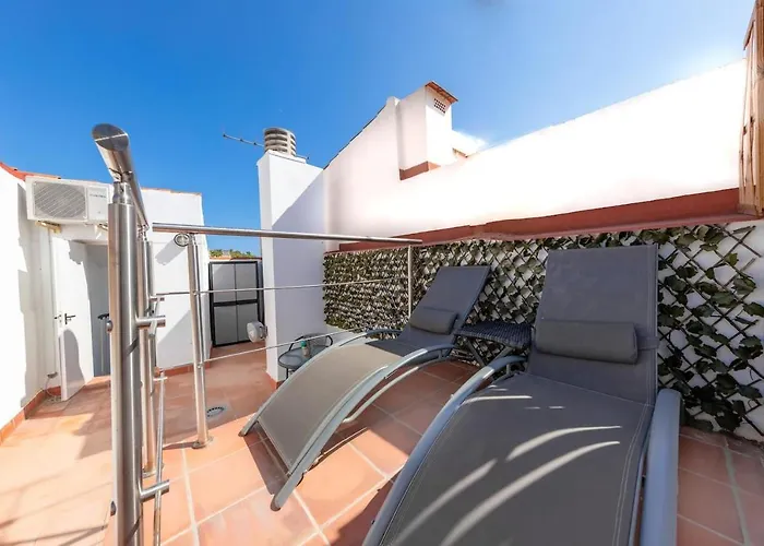 Private Rooftop & Elegant Studio - Center By Rems