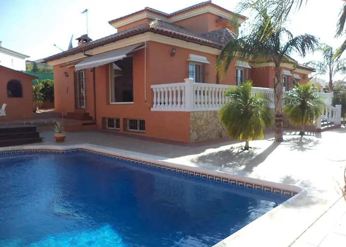 Maravillosa Villa Con Piscina, Barbacoa Y Zona De Juegos