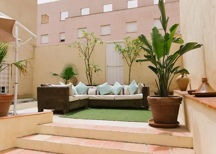Ambb-Private Patio-Steps Away From Old Town