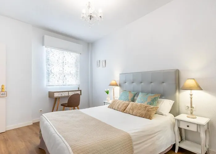 Historical Center Apartment Malaga Parking And Smart Tv