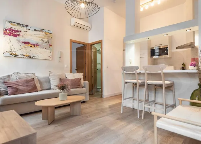 Artistic Apartment In The Heart Of Malaga By Rems