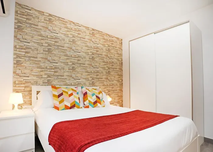 Holidays2Malaga Capulino Apartments - Huelin Area & 300 Mts From Beach