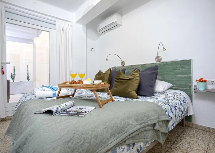 -Malagasunapts-Merced Private Terrace