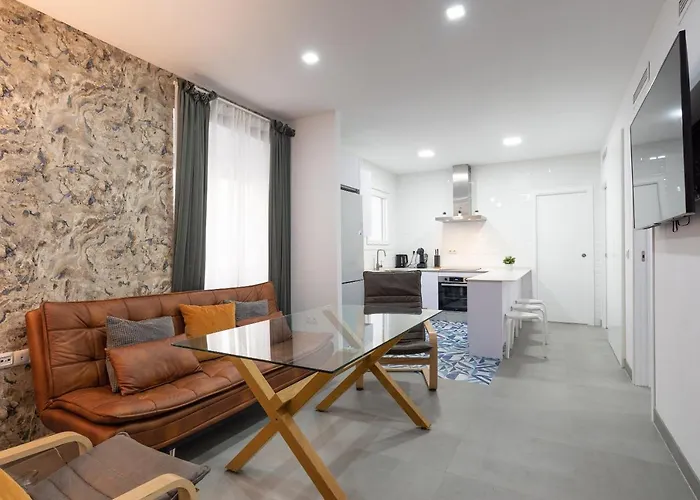 ELE Apartments Alferez III