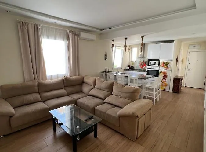 Genuar Apartments 3 Bedroom Close To Beach