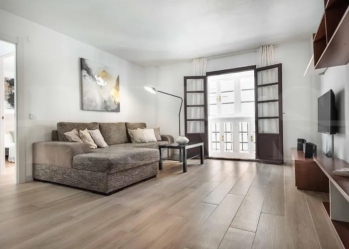 Central And Spacious Apartment With Parking On-Site