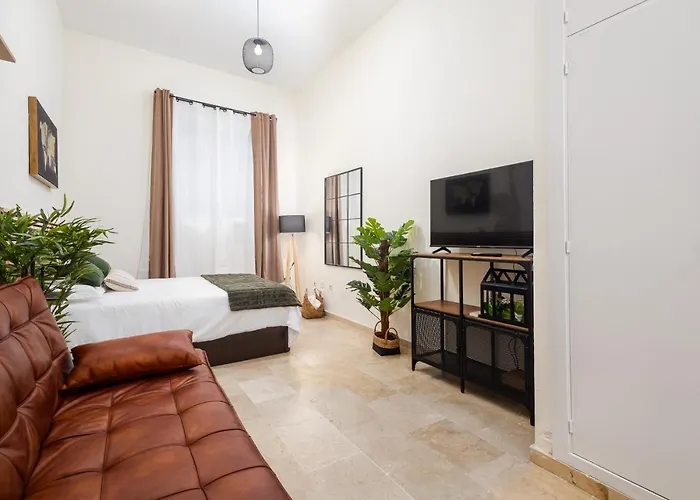 Central Studio Apartment