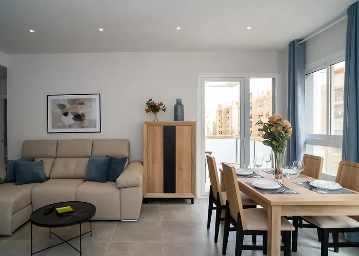Aac Malaga - Apartamento Con Terraza, Muy Amplio, Totalmente Equipado, Cerca Del Centro Y Nuevo!