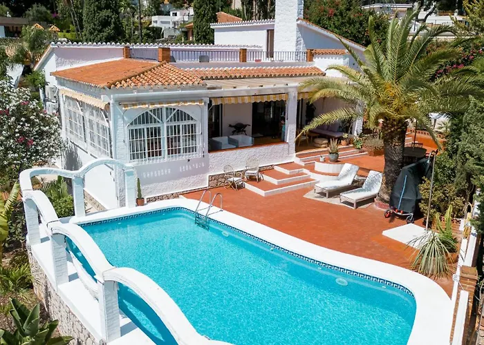 Villa Lina - Andalusian 3-Bedroom Villa With Pool & Ocean View