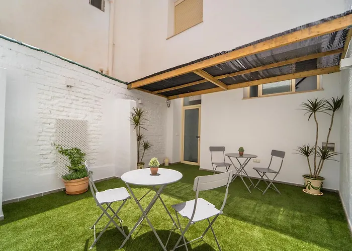 La Siesta Malaga Guesthouse