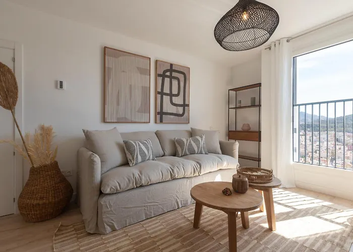 Unique Three-Bedroom Apartment In The Heart Of Malaga