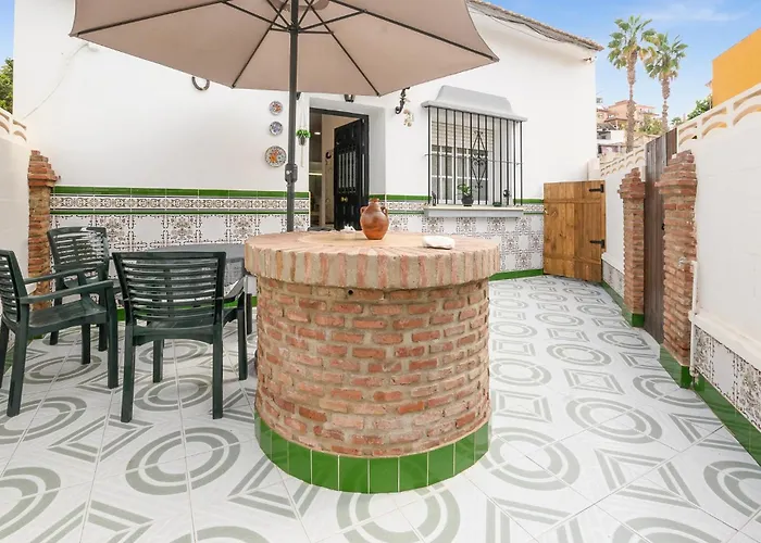2 Bedroom Lovely Home In Malaga