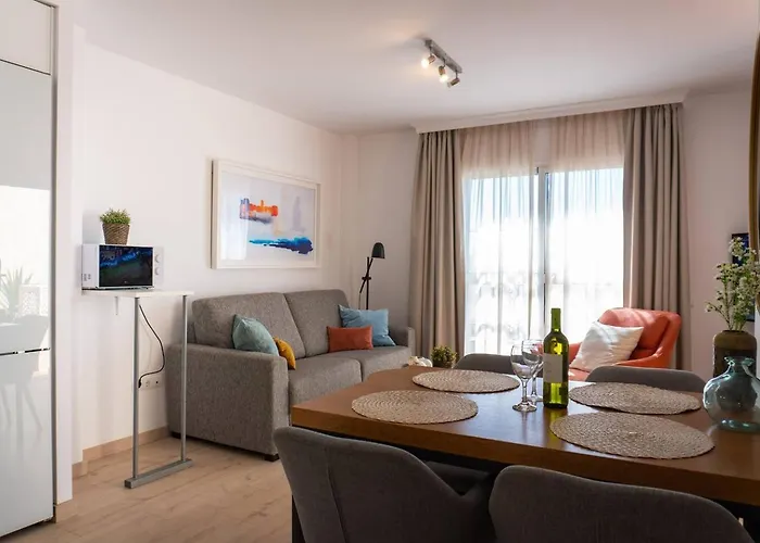 Modern Beachside Flat In Wyndham Costa Del Sol