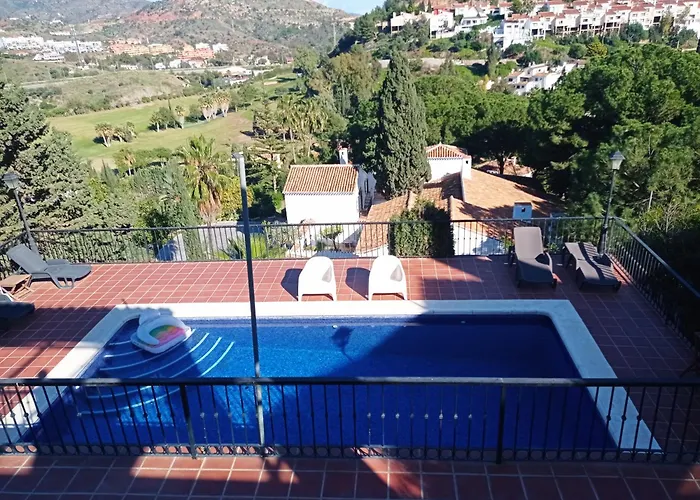 Apartamento en Villa con Piscina