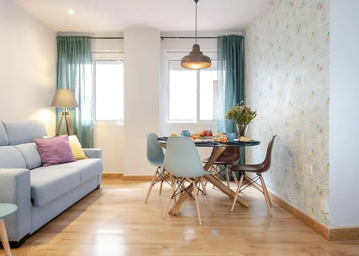 Apartment Close Atarazanas Market And Larios St