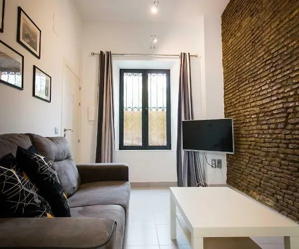 Holidays2Malaga Cobertizo del Conde with Parking