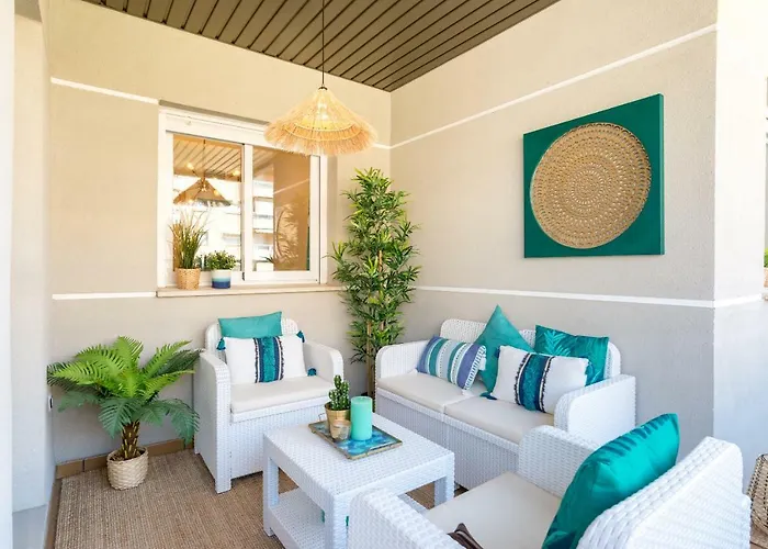 Charming Apartment On The Beach - Pool And Parking