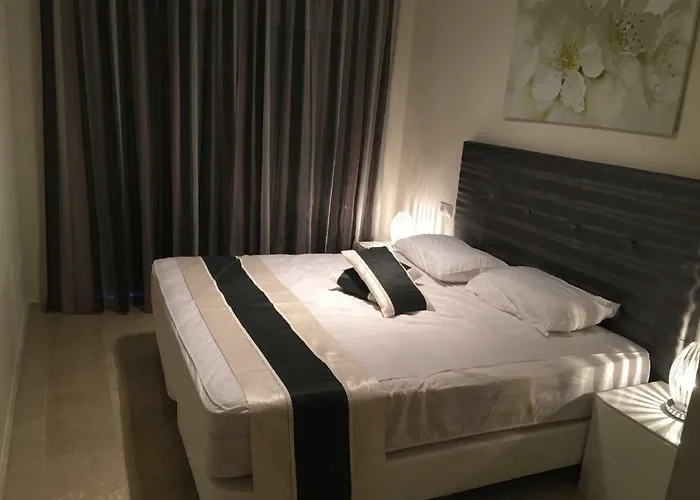 Sunny, Quiet And Spacious Apartment Nearby The Sea