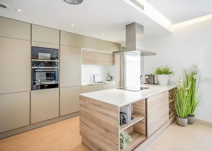 Luxury Apartment Large Terrace Views Jacuzzi Pool
