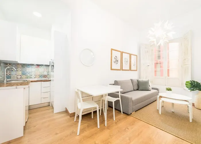 Suite Homes Uncibay Square