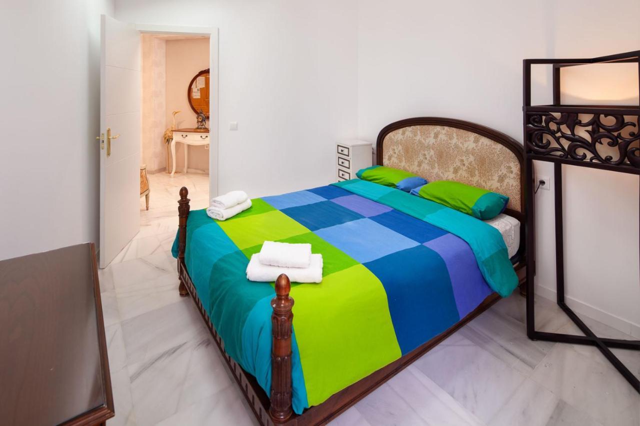 Strachan Roomalaga By Bossh! *