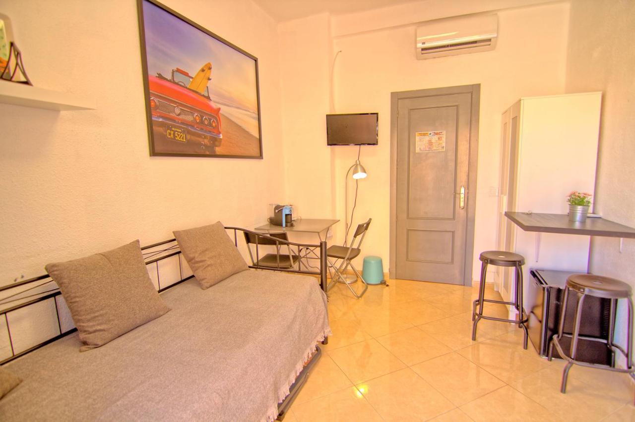 Habitación en casa particular Balcony & *
