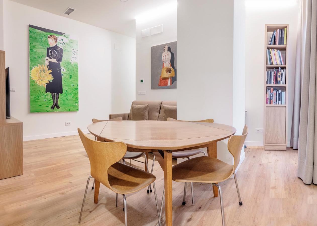 De Lujo El Museo Living&experience Club Arte Contemporáneo Y Mobiliario De Colección De Años 50 Apartamento Málaga