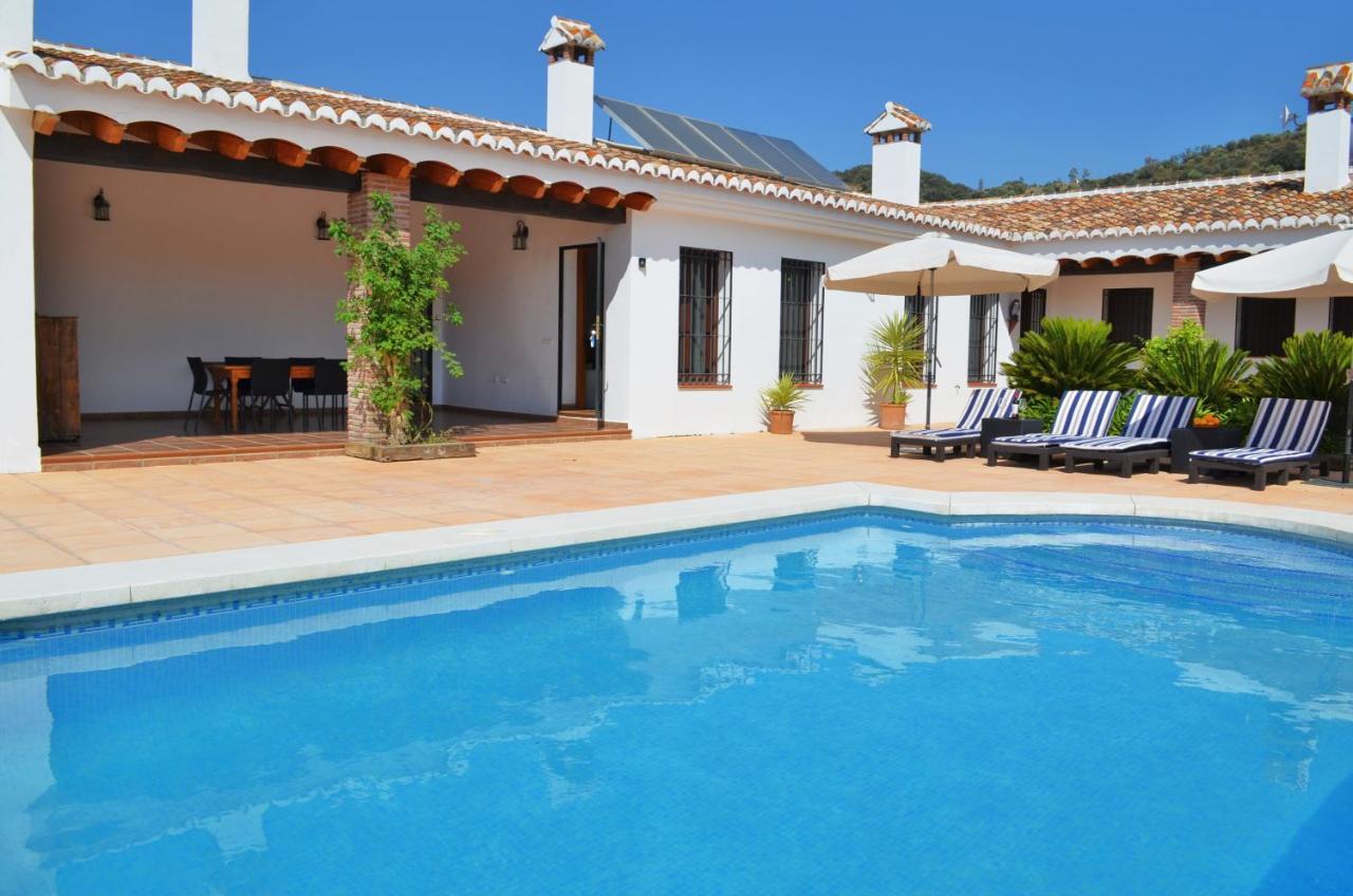 Holiday home Cortijo Cantares *