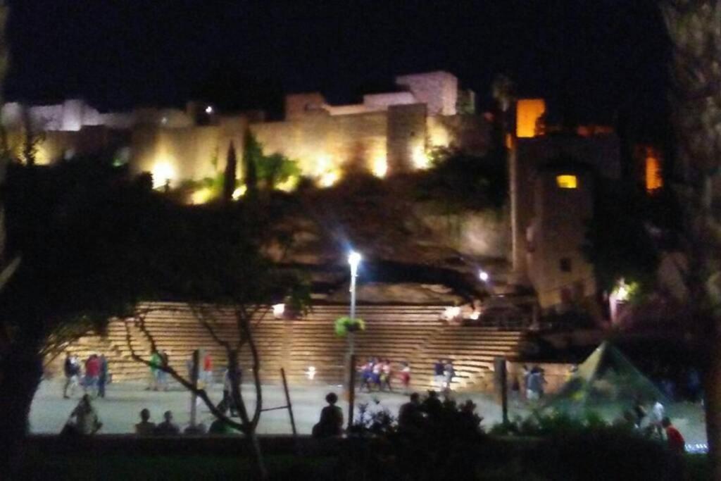 Apartamento Alcazaba - Alcazaba Room, Céntrica Y Con Fantásticas Vistas A La Alcazaba Y Teatro Romano *