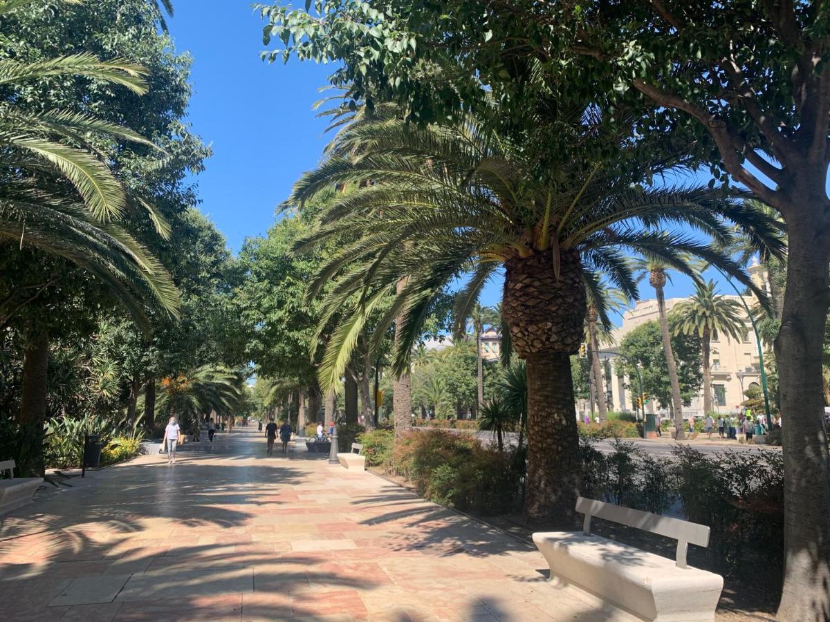 Homely Malagueta Junto Al Mar, Parking Privado Bajo Suplemento Apartment *