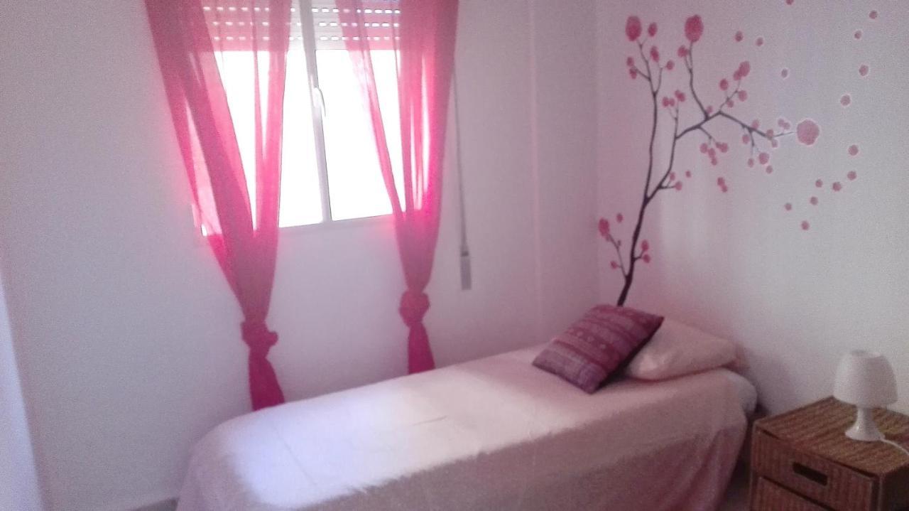 Apartamento With 4 Bedrooms In With Furnished Balcony And Wifi *
