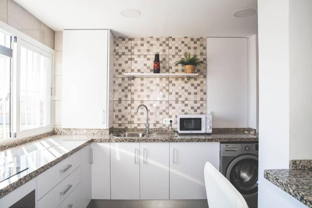 Luminoso Apartamento 3hab En Pedregalejo Playa Malaga
