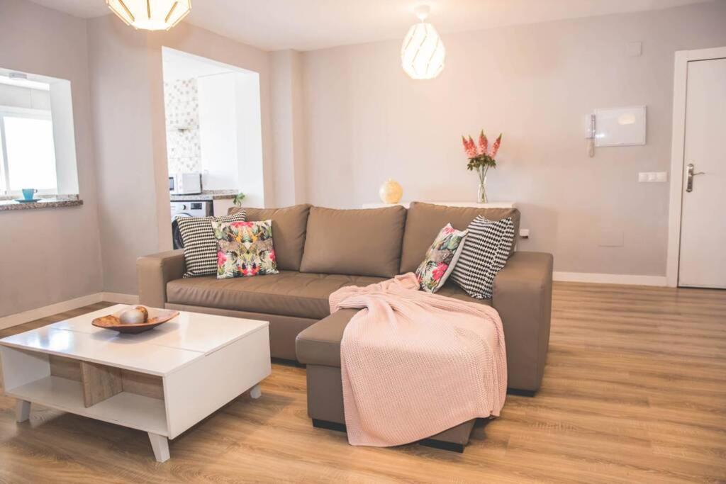 Luminoso Apartamento 3hab En Pedregalejo Playa Leilighet *