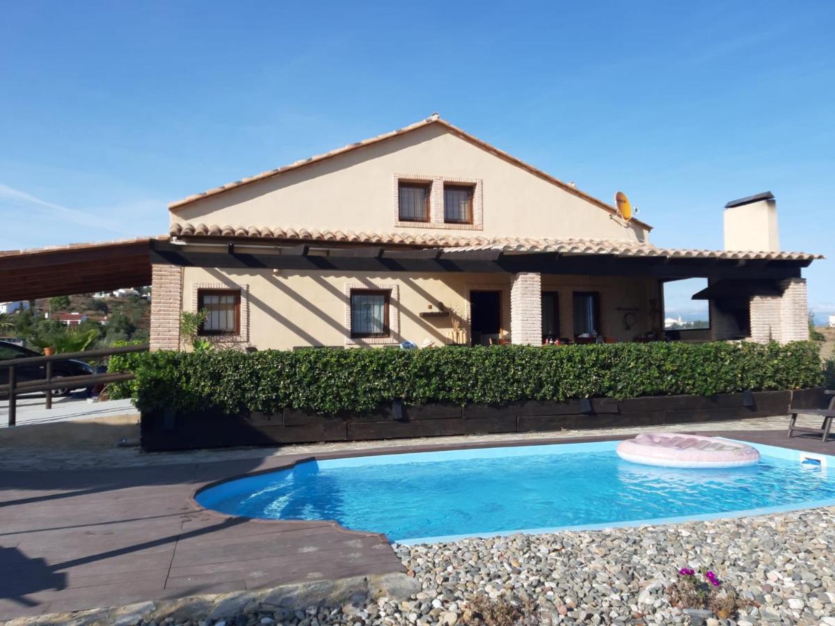 Villa Victoria & Olivar *