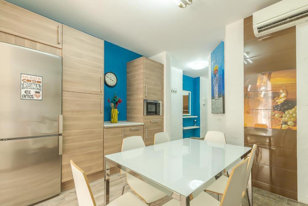 Beautiful Flat With Balcony And Wifi In Center * Málaga