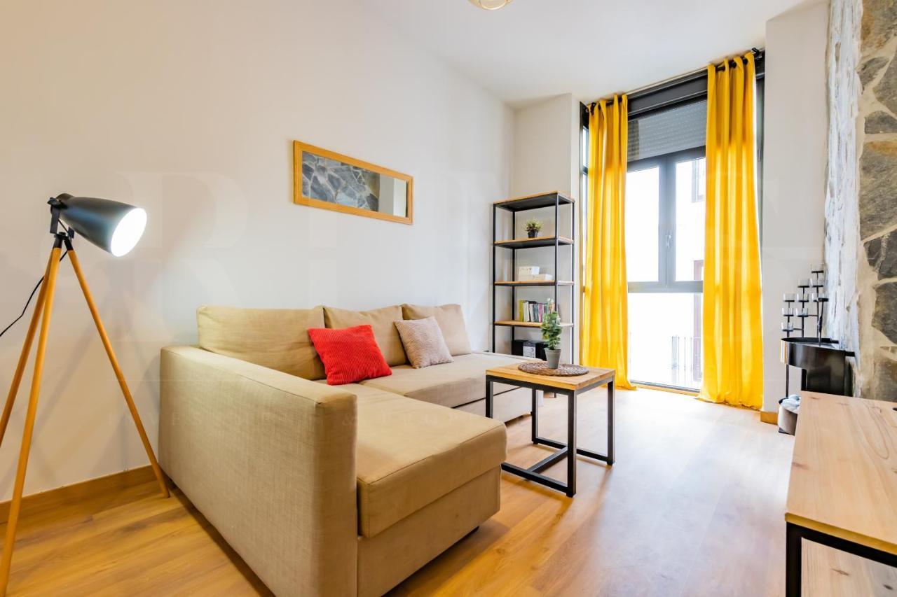 Cozy Flat With Common Pool & Parking - Center By Rems Apartment Málaga