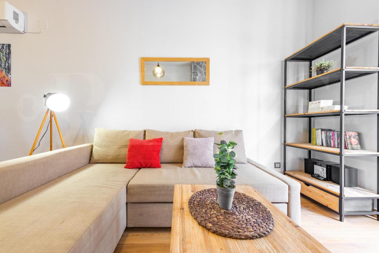 Apartment Cozy Flat With Common Pool & Parking - Center By Rems *